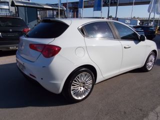 Alfa Romeo Giulietta 2012 DISTINCTIVE-thumb-3