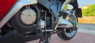 Honda VFR 1200 2011 F-thumb-10