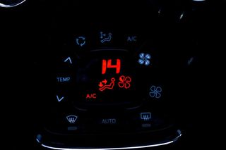 Peugeot 108 2016 1.2cc 82hp VTi Allure (Cabrio)-thumb-62