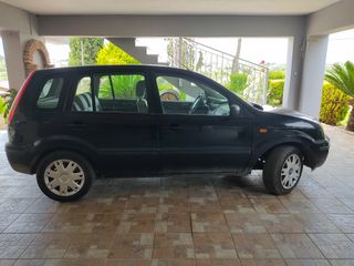 Ford Fusion 2003-thumb-4