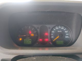 Ford Fusion 2003-thumb-6
