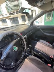 Skoda Octavia 2003-thumb-11