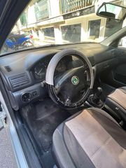 Skoda Octavia 2003-thumb-12