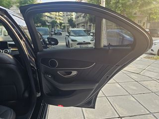 Mercedes-Benz C 300 2020 e 4Matic 9g tronic-thumb-68
