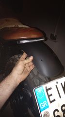 Κοντό φτερό cafe racer scrambler
