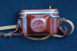 Braun Paxette 35mm Film Camera w/ Steinheil Munchen Cassarit 45mm F2.8.