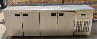 Ψυγείο Πάγκος Συντήρηση Με 4 Πόρτες 224x70x85Cm Inomak - Μεταχειρισμένο.
