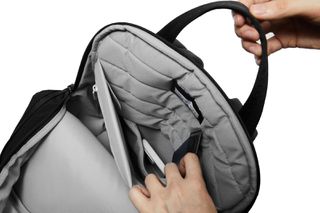 XD DESIGN BACKPACK BOBBY SOFT TOTE BLACK P706.3001-thumb-4
