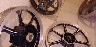 Z1000 J,GPZ 750r1,Z1000,GPZ550 ζευγαρι ζαντες αριστες, ηλεκτροστατικη & διαμανταρισμενες έτοιμες-μασκα GPZ750-Z1000 R