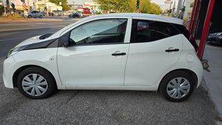 Toyota Aygo (X) 2020-thumb-14