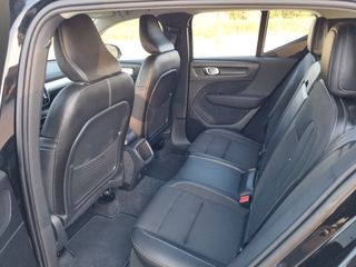 Volvo XC40 2019 1.5 momentum-thumb-9