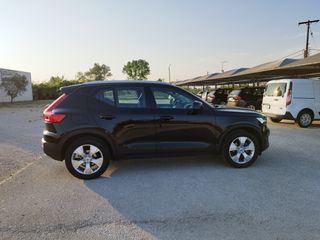 Volvo XC40 2019 1.5 momentum-thumb-3