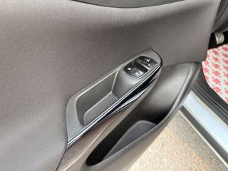 Opel Corsa 2016 1.4 LPG_ecoFlex_Edition_Bicolor!!-thumb-42