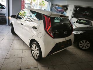 Toyota Aygo (X) 2021 ΔΩΡΕΑΝ ΣΕΡΒΙΣ-thumb-2