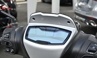 Piaggio Medley 200 2026 E5+ 4 ΕΤΗ ΕΓΓΥΗΣΗΣ-thumb-4