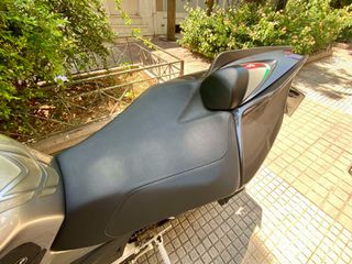 Aprilia Tuono 2016 V4 1100 RR-thumb-18