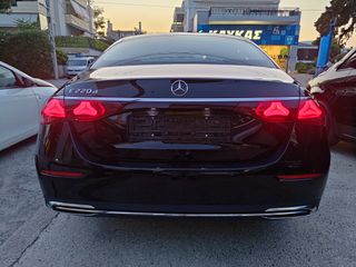Mercedes-Benz E 220 2024 d Avantarde Panorama-thumb-14