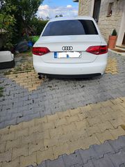 Audi A4 2010 B8-thumb-2