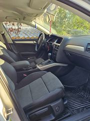 Audi A4 2010 B8-thumb-9
