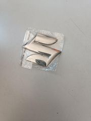 ΣΗΜΑ ΜΑΣΚΑΣ ΚΑΠΟ ΝΙΚΕΛ ΚΟΛΛΗΤΟ SUSUKI 8X9CM