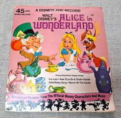 Walt Disney's Alice in Wonderland  7'