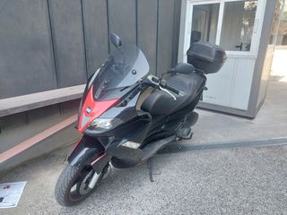 Aprilia SR MAX 300 2011