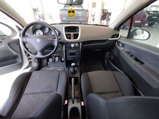 Peugeot 207 2009-thumb-9