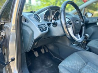 Ford Fiesta 2009-thumb-21