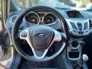 Ford Fiesta 2009-thumb-25