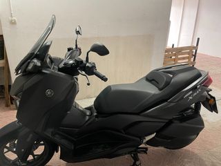 Yamaha X-Max 300 2024