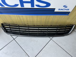 VW Golf VI '08-13 δίχτυ προφ/κτηρα εμπρός μεσαίο 5K0853677