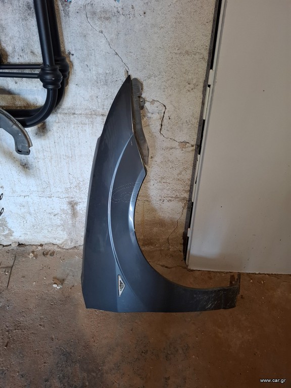 Ford focus ST170 left & right wings!