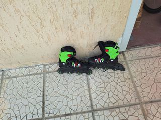 ROLLERS SKATE