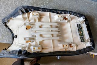 Σέλα Suzuki DL650 Vstrom-thumb-2