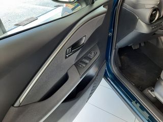 Toyota C-HR 2025 1.8 HYBRID C-ULT-thumb-9
