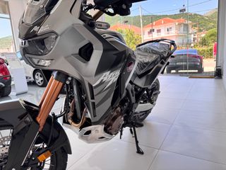Honda CRF 1100 AFRICA TWIN 2025 ADVENTURE ES DCT-thumb-1
