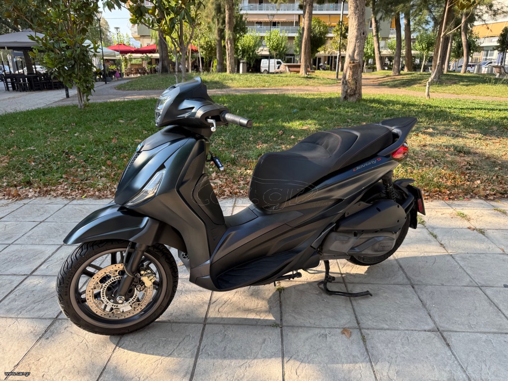 Parabrisas Para Piaggio Beverly 300/350 Cc (2010-2020) - Altura 660 Mm, Marca FACO, Con Kit De Fijaciones Negro