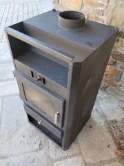 Σόμπα ξύλου με boiler νερού για θέρμανση