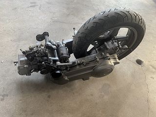 Για KYMCO PEOPLE 300iS  2004-2010  Κινητήρας σε άριστη κατάσταση!!!