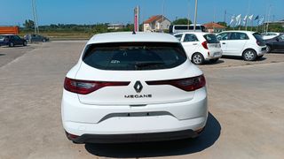 Renault Megane 2018-thumb-4
