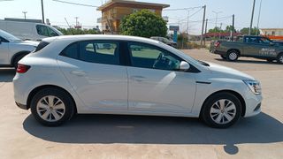 Renault Megane 2018-thumb-5