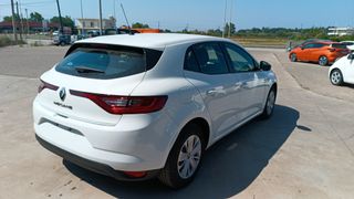 Renault Megane 2018-thumb-6