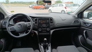 Renault Megane 2018-thumb-9