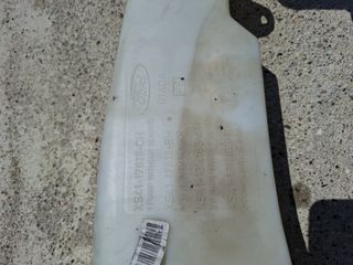 2003 ford focus ST170 windscreen water container.-thumb-1