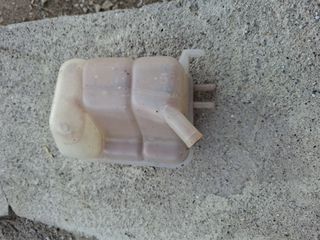 2003 ford focus ST170 windscreen water container.-thumb-5