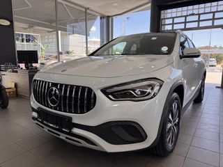Mercedes-Benz GLA 200 2021 URBAN 7G-DCT PANORAMA !