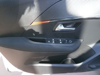 Peugeot 208 2023-thumb-11