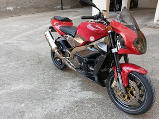 Aprilia Tuono 2004