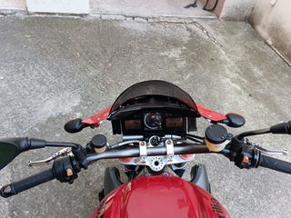 Aprilia Tuono 2004-thumb-4