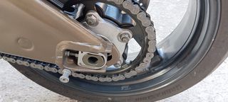 Aprilia Tuono 2004-thumb-13
